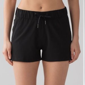 Lululemon On the Fly Short 2.5"